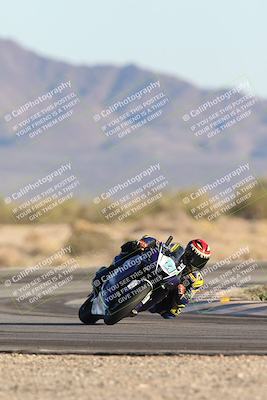 media/Dec-07-2025-CVMA (Sun) [[3e7d2de5dc]]/Race 16-Formula Middleweight/